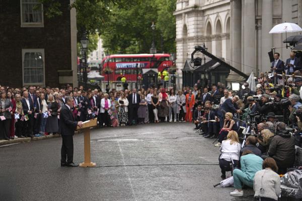 英国首相基尔·斯塔默的新政府的特点是社会多样性