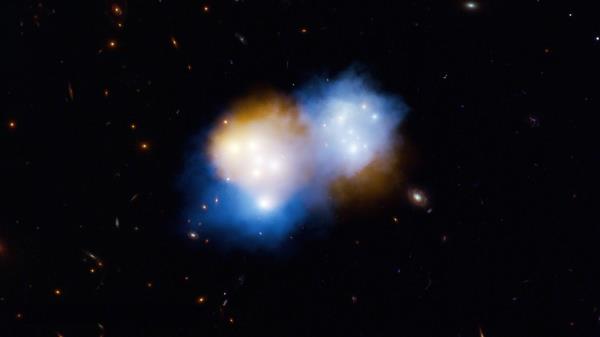 暗物质违背预期:巨大的星系团碰撞揭示了惊人的速度